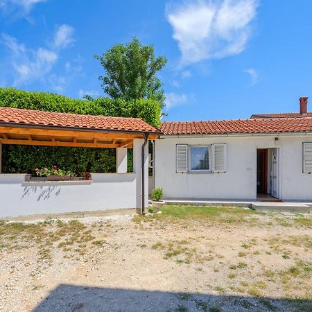 Awesome Home In Zminj With Wifi Esterno foto
