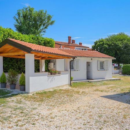 Awesome Home In Zminj With Wifi Esterno foto