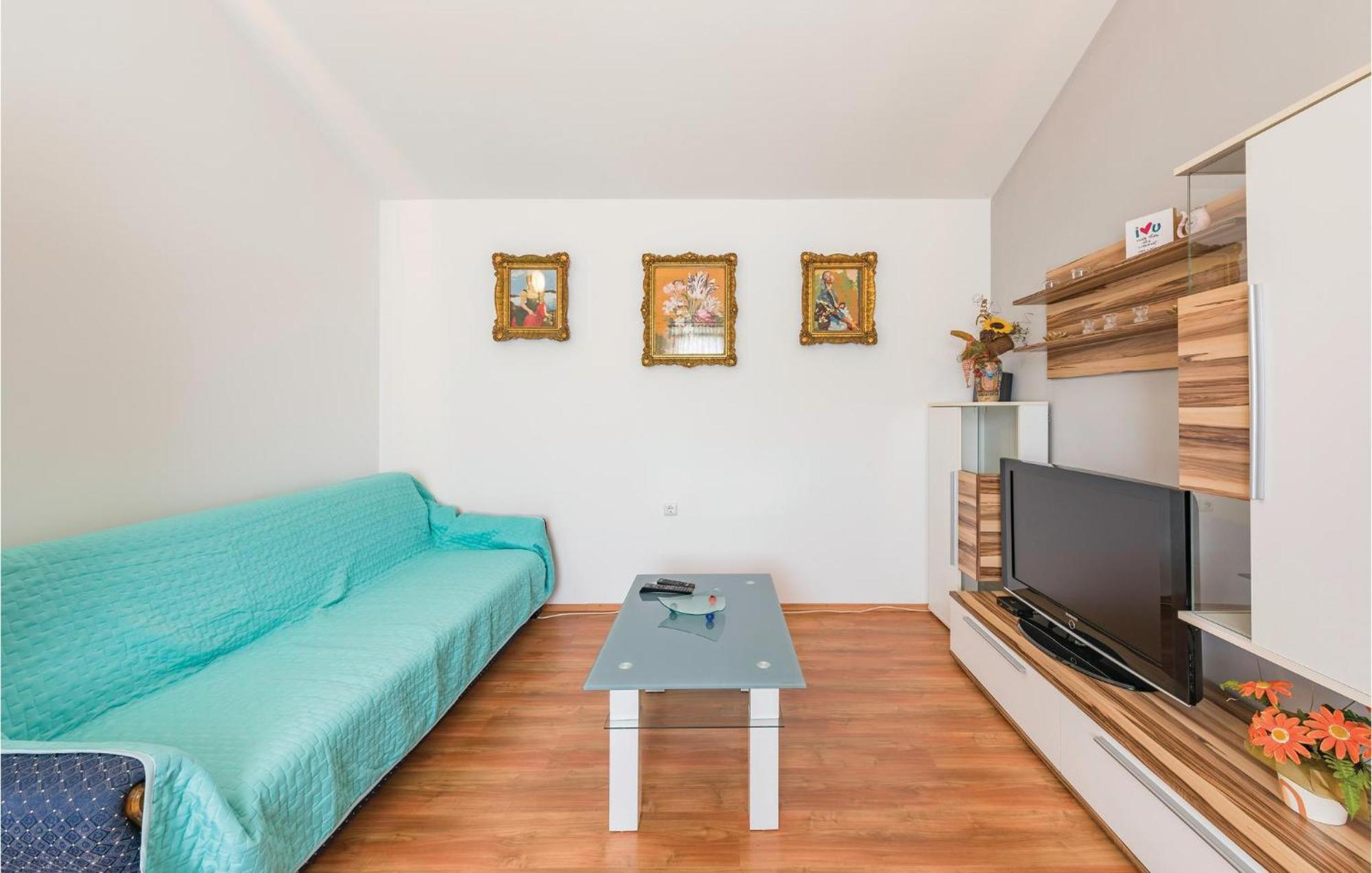 Awesome Home In Zminj With Wifi Esterno foto