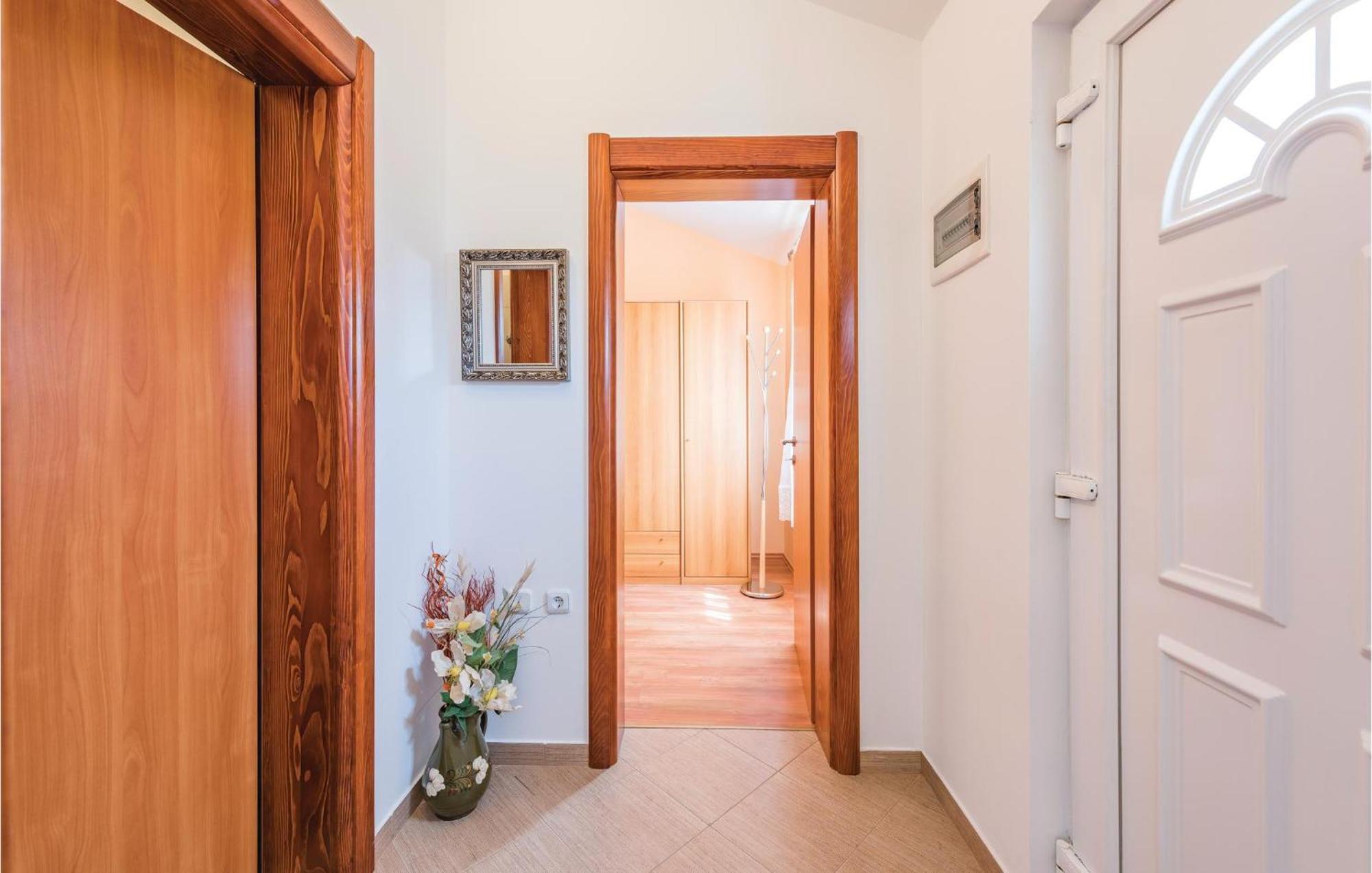 Awesome Home In Zminj With Wifi Esterno foto