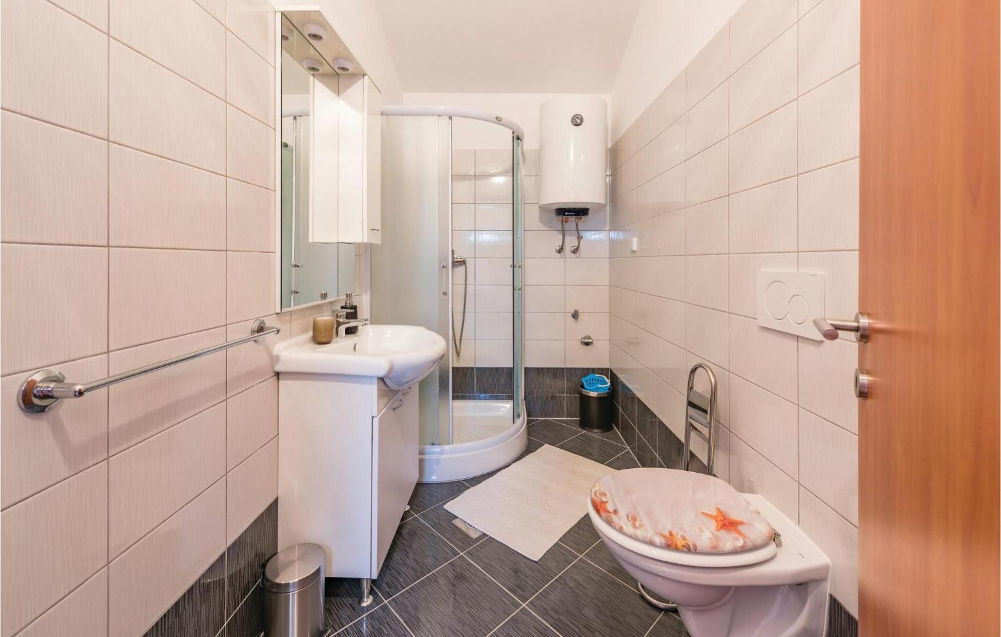 Awesome Home In Zminj With Wifi Esterno foto