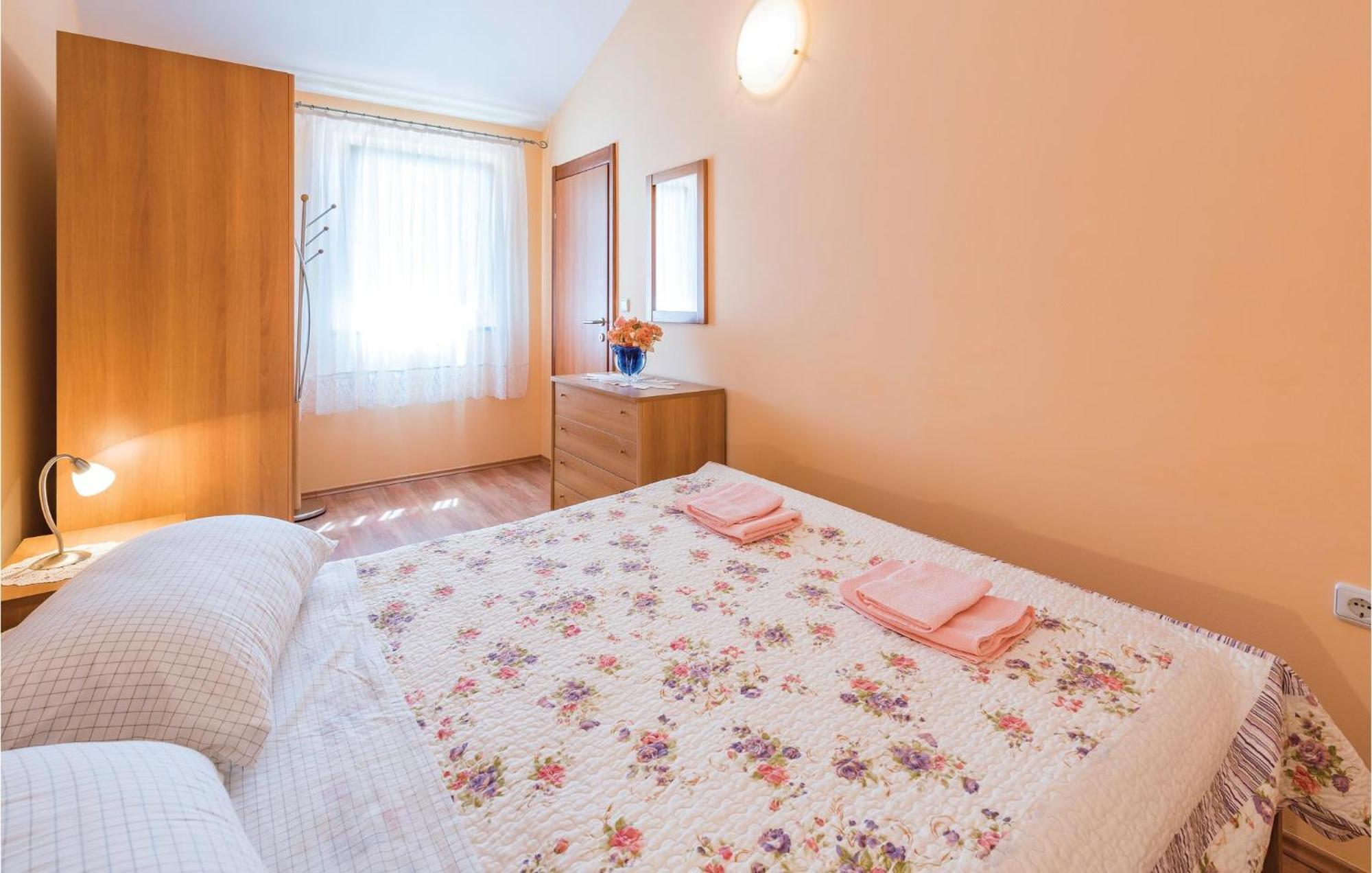 Awesome Home In Zminj With Wifi Esterno foto